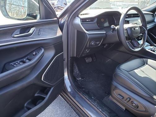 Baltic Gray Metallic Clearcoat 2026 Jeep Grand Cherokee Limited