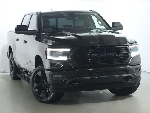 Diamond Black Crystal Pearlcoat 2019 RAM 1500 Big Horn