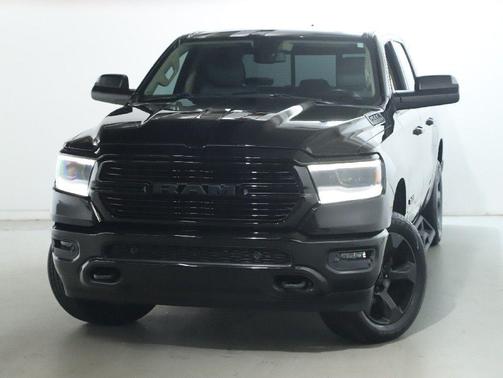 Diamond Black Crystal Pearlcoat 2019 RAM 1500 Big Horn