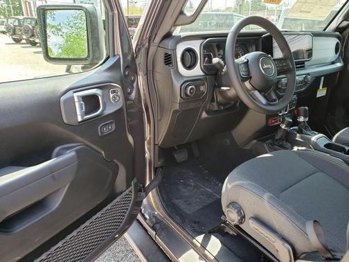 Granite Crystal Metallic Clearcoat 2026 Jeep Wrangler Willys