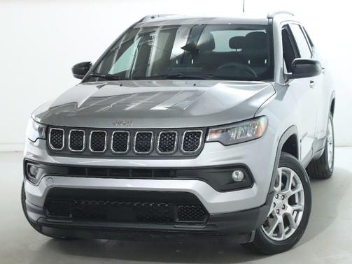 2024 Jeep Compass Latitude Lux