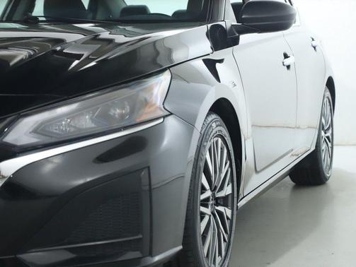 Super Black Clearcoat 2025 Nissan Altima 2.5 SV