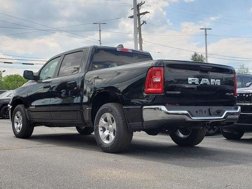 Diamond Black Crystal Pearlcoat 2026 RAM 1500 Big Horn/Lone Star