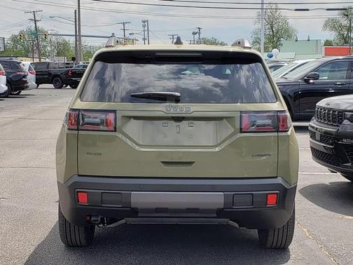 '41 2026 Jeep Cherokee Laredo