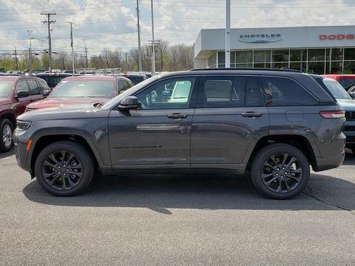 Baltic Gray Metallic Clearcoat 2026 Jeep Grand Cherokee Limited
