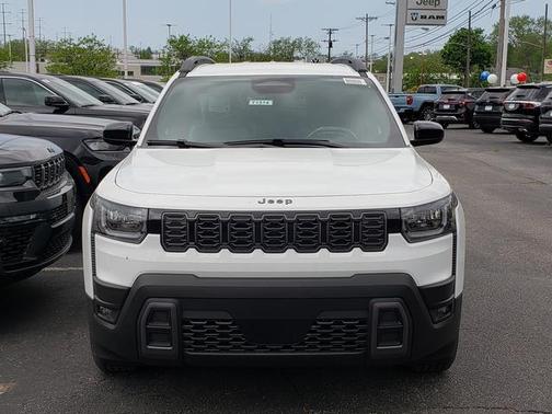 Bright White Clearcoat 2026 Jeep Cherokee Laredo