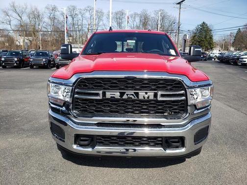 2024 RAM 3500 Tradesman Crew Cab 4x4 6'4' Box
