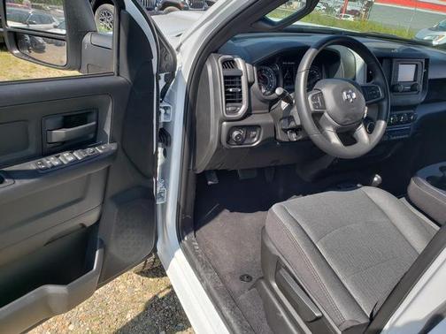 2024 RAM 3500 Tradesman Crew Cab 4x4 8' Box