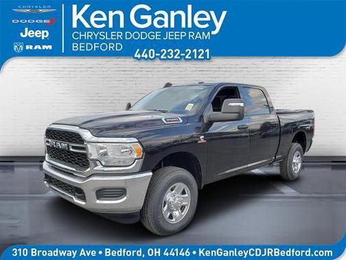 2024 RAM 3500 Tradesman Crew Cab 4x4 6'4' Box
