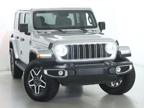 Silver Zynith Clearcoat 2024 Jeep Wrangler 4-Door Sahara 4x4