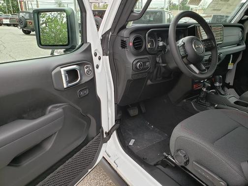 Bright White Clearcoat 2026 Jeep Gladiator Rubicon