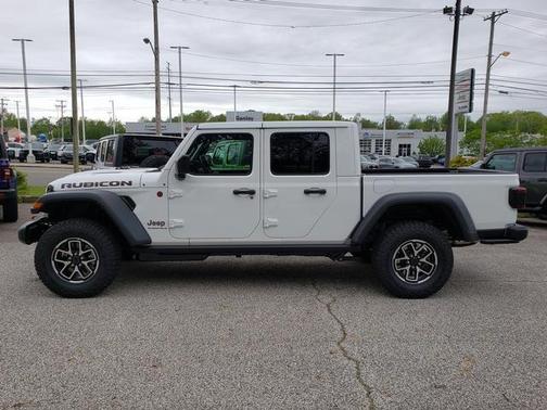 Bright White Clearcoat 2026 Jeep Gladiator Rubicon