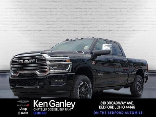 Diamond Black Crystal Pearlcoat 2026 RAM 3500 Laramie Crew Cab 4x4 6'4' Box