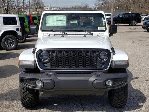Bright White Clearcoat 2026 Jeep Gladiator Willys 4x4