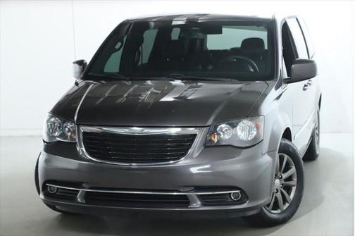 2015 Chrysler Town & Country S