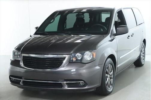 2015 Chrysler Town & Country S