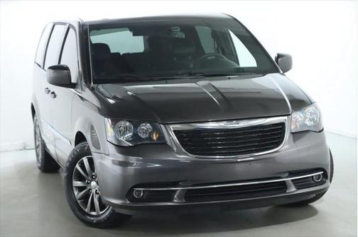 2015 Chrysler Town & Country S