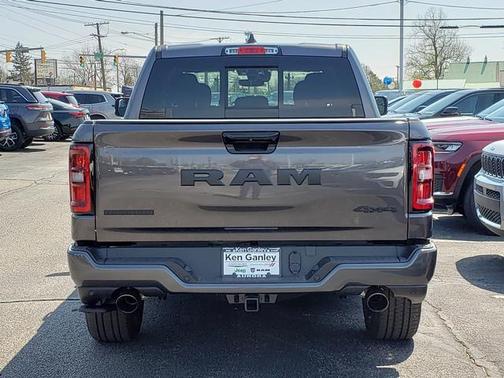Granite Crystal Metallic Clearcoat 2026 RAM 1500 Big Horn/Lone Star