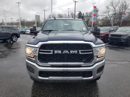 2024 RAM 3500 Tradesman Crew Cab 4x4 6'4' Box