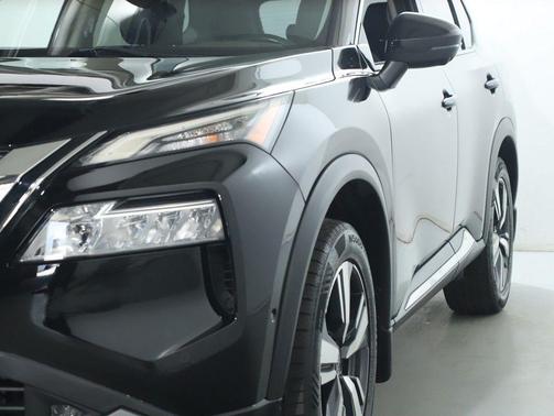 Super Black 2022 Nissan Rogue SL