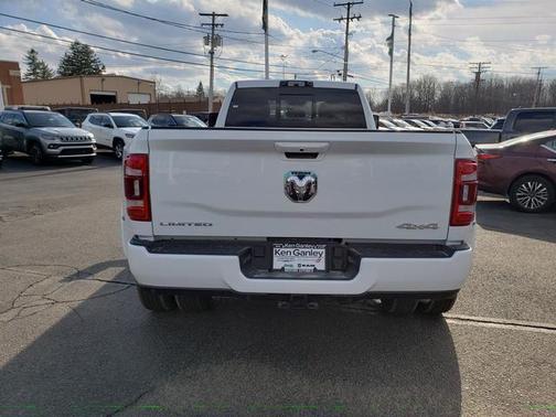 2024 RAM 3500 Limited Crew Cab 4x4 8' Box