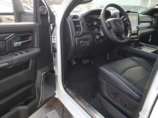 2024 RAM 3500 Limited Crew Cab 4x4 8' Box