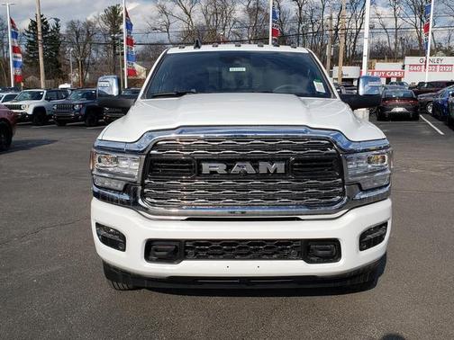 2024 RAM 3500 Limited Crew Cab 4x4 8' Box