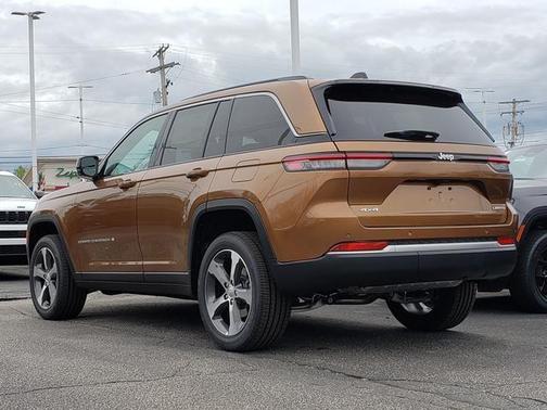 Copper Shino Metallic Clearcoat 2026 Jeep Grand Cherokee Limited