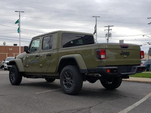 41 2026 Jeep Gladiator Sport S