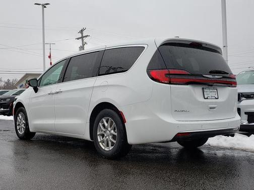 2026 Chrysler Pacifica L