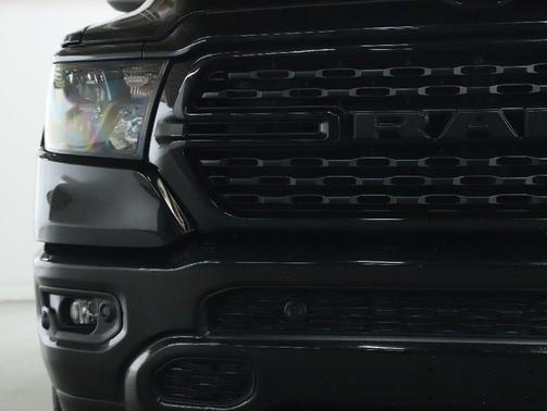 Diamond Black Crystal Pearlcoat 2023 RAM 1500 Big Horn/Lone Star