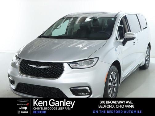 2023 Chrysler Pacifica Hybrid Limited