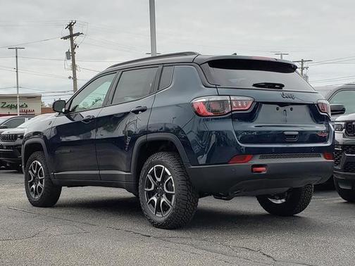 Fathom Blue Pearl Coat 2026 Jeep Compass Trailhawk