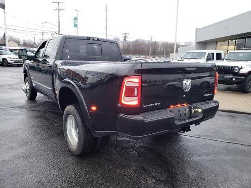 2024 RAM 3500 Limited Crew Cab 4x4 8' Box