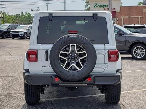 2025 Jeep Wrangler 4-Door Sahara 4x4