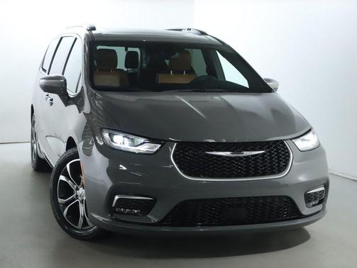 2022 Chrysler Pacifica L