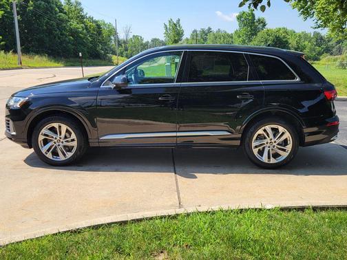 2024 Audi Q7 55 Premium Plus