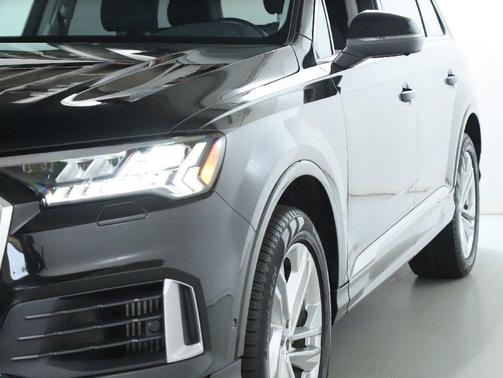 2024 Audi Q7 55 Premium Plus