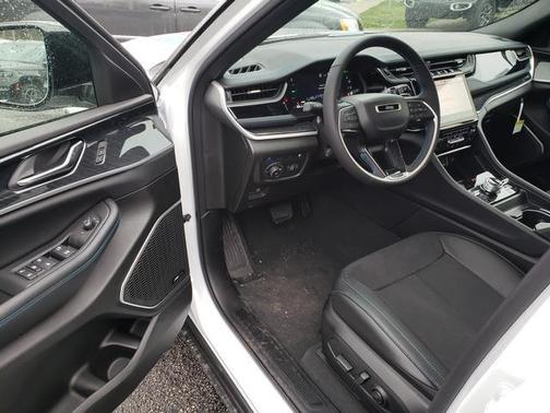 2024 Jeep Grand Cherokee 4xe Trailhawk