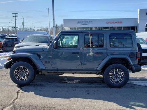 2026 Jeep Wrangler 4-Door Sahara 4x4