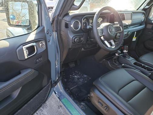 2026 Jeep Wrangler 4-Door Sahara 4x4