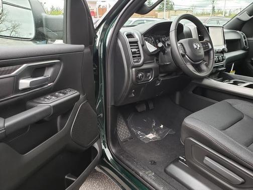 Serrano Green Metallic 2026 RAM 1500 Big Horn/Lone Star