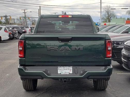 Serrano Green Metallic 2026 RAM 1500 Big Horn/Lone Star