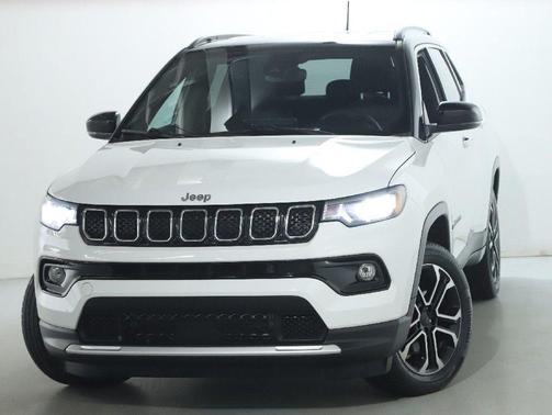 Bright White Clearcoat 2023 Jeep Compass Limited