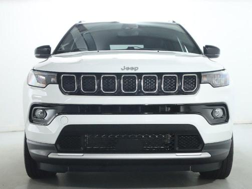Bright White Clearcoat 2023 Jeep Compass Limited
