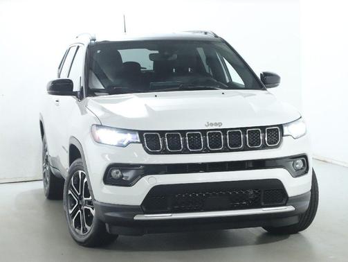 Bright White Clearcoat 2023 Jeep Compass Limited