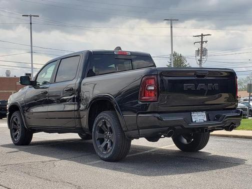 Diamond Black Crystal Pearlcoat 2026 RAM 1500 Big Horn/Lone Star