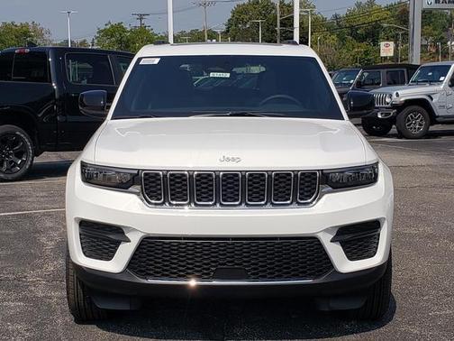 2025 Jeep Grand Cherokee Laredo