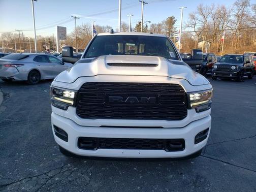2024 RAM 3500 Limited Crew Cab 4x4 8' Box