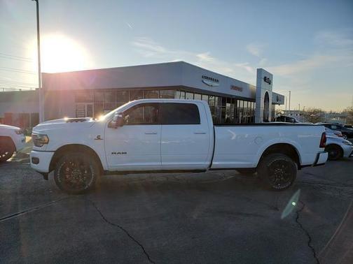 2024 RAM 3500 Limited Crew Cab 4x4 8' Box